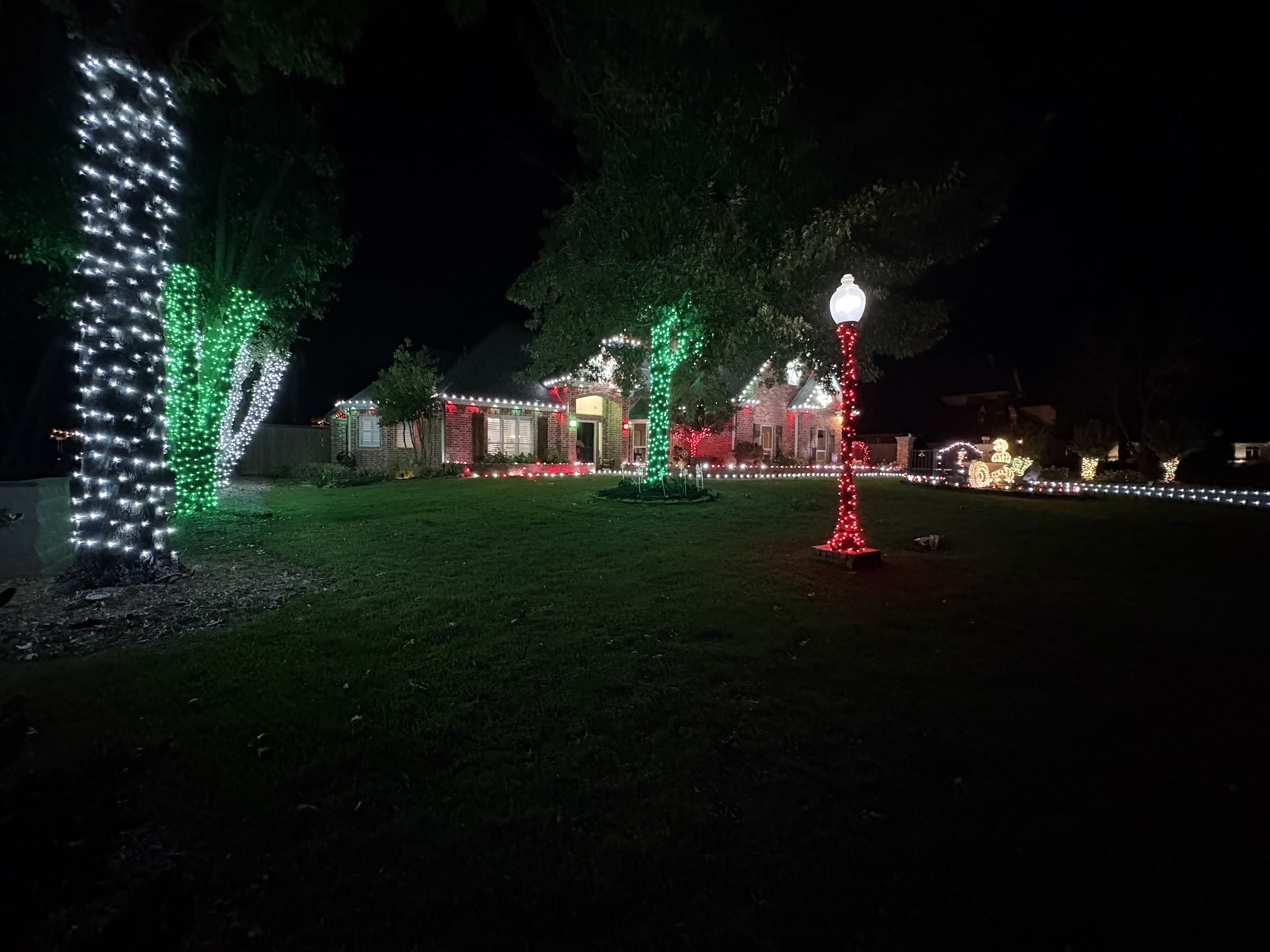 Custom holiday lighting design